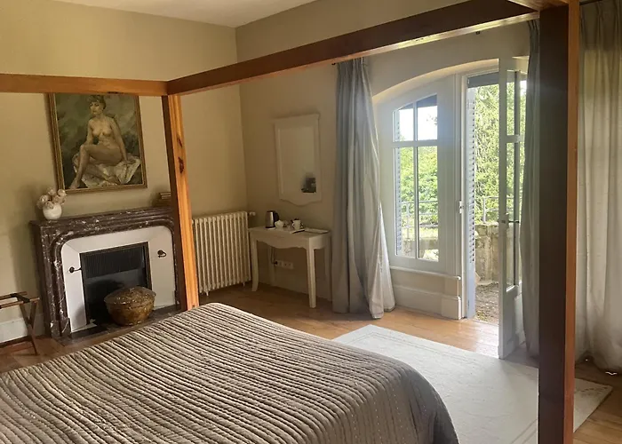 Chateau Tout Y Fault